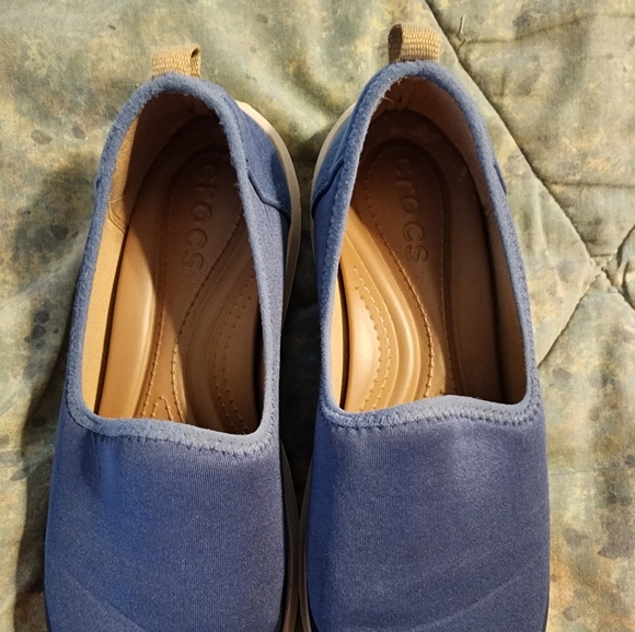 Crocs Comfort Fit Stretch Slip-Ons Size 8 - Picture 2 of 4